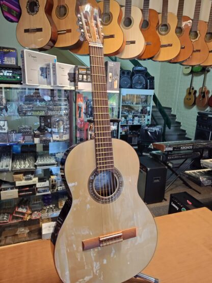 Guitarra criolla BOHEMIA estudio superior,puente de nogal,diapasón cedro,tapa pino,modelo 18 - Imagen 3