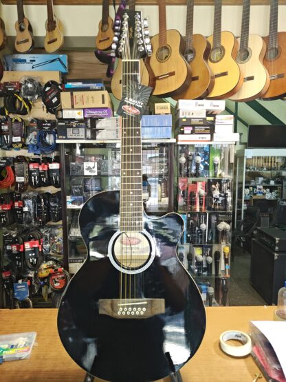 Guitarra electroacústica12 cuerdas marca STAGG con equalizador activo y afinador incorporado