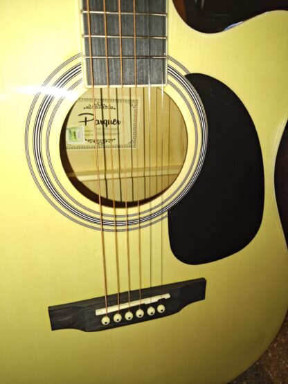Guitarra electroacústica con equalizador activo 5 bandas ,marca PARQUER,trastes de alpaca,cenefa,incluye funda - Imagen 5