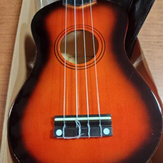 Ukelele soprano con funda SANRAI , madera de tilo y puente palorosa