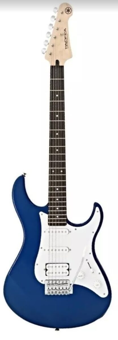 Guitarra electrica tipo strato YAMAHA pacífica modelo PAC012 color azul