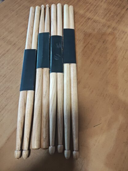 Par de palillos medidas 5A y 5B en madera eucalipto seleccionado,punta de madera, marca TONYMUSICA