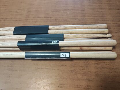 Par de palillos medidas 5A y 5B en madera eucalipto seleccionado,punta de madera, marca TONYMUSICA - Imagen 3