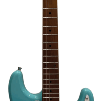 Guitarra electrica tipo Strato marca  ROCKET,tres micrófonos con palanca,llave 5 posiciones,diapasón palo Rosa,trastes alpaca