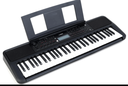 Teclado marca YAMAHA sensitivo,display retroluminico ,650 sonidos 260 ritmos ,48 notas polifonía midi USB ,teclas grandes tipo piano - Imagen 6