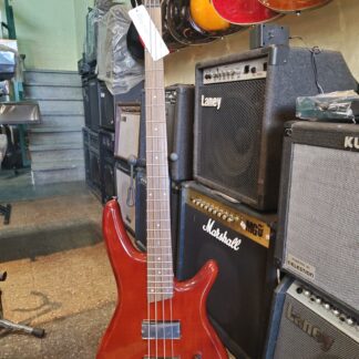 Bajo con circuito activo profesional,marca IBANEZ modelo GSR250